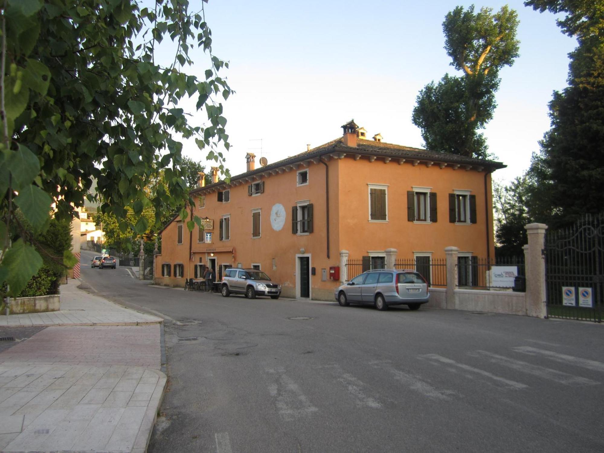Albergo Al Platano Caprino Veronese Extérieur photo