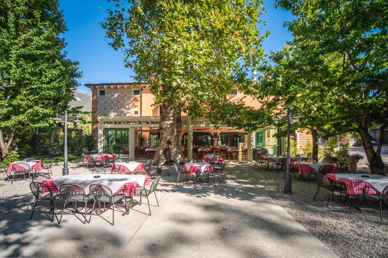 Albergo Al Platano Caprino Veronese Extérieur photo