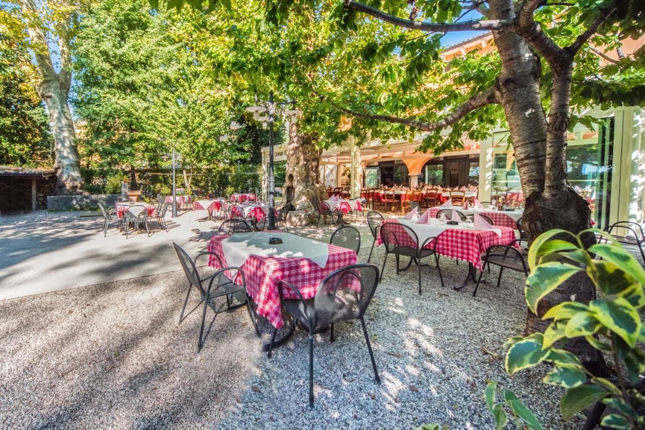 Albergo Al Platano Caprino Veronese Extérieur photo