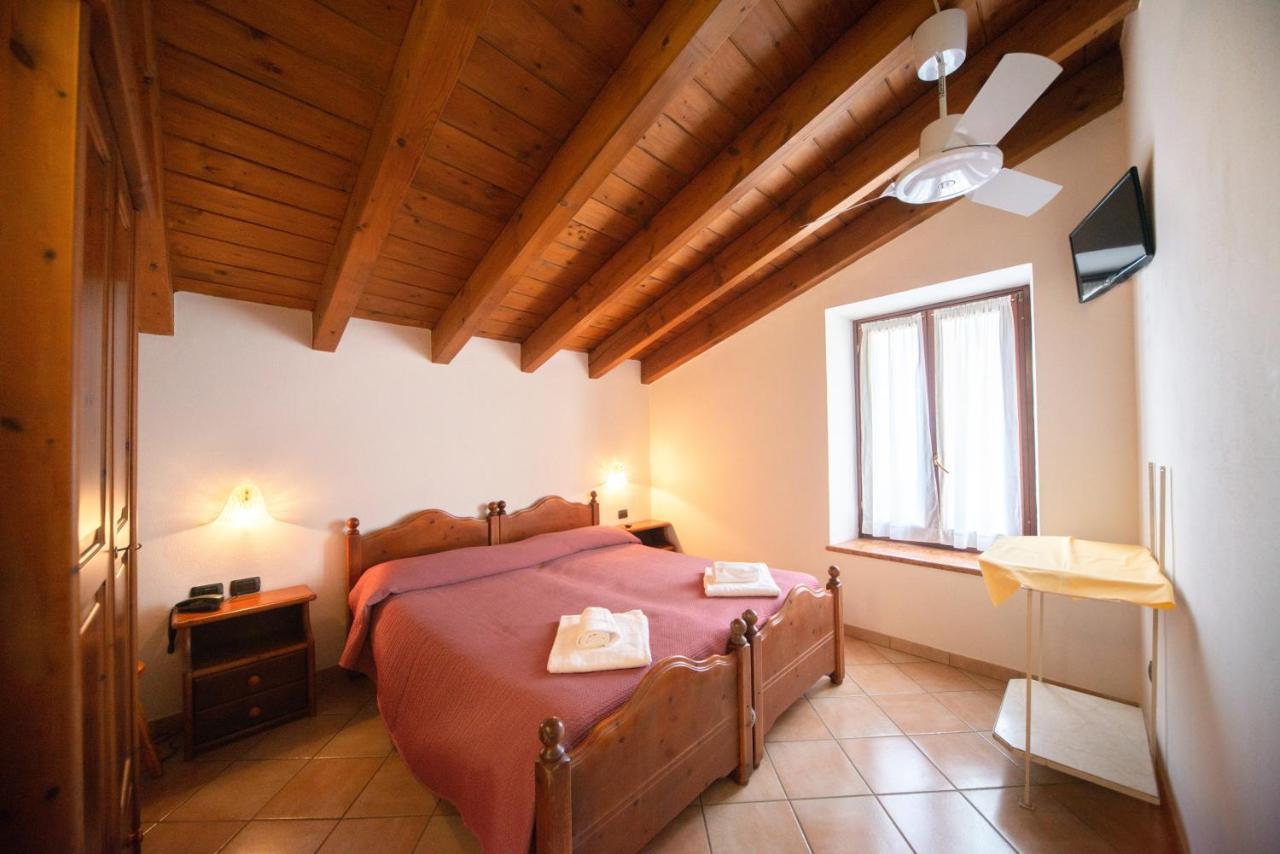 Albergo Al Platano Caprino Veronese Extérieur photo