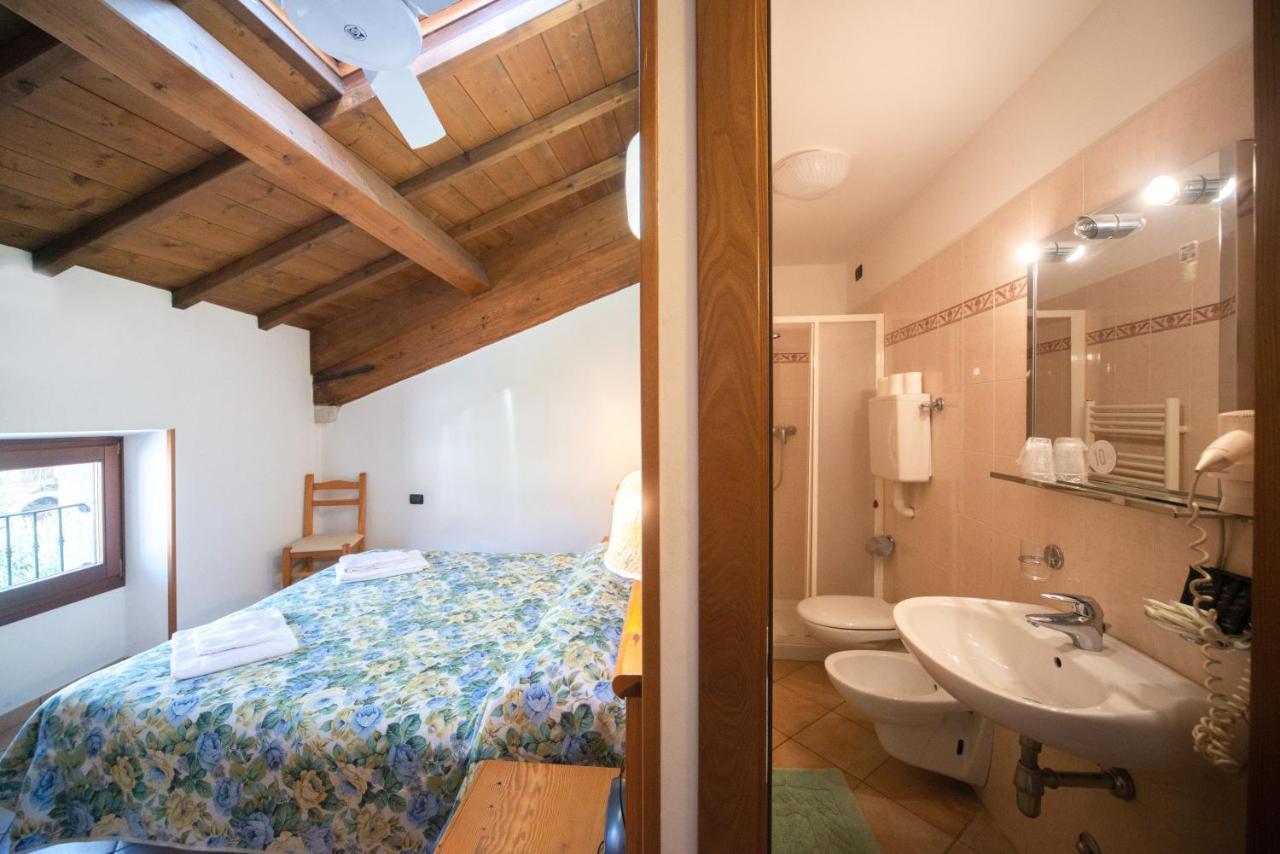 Albergo Al Platano Caprino Veronese Extérieur photo