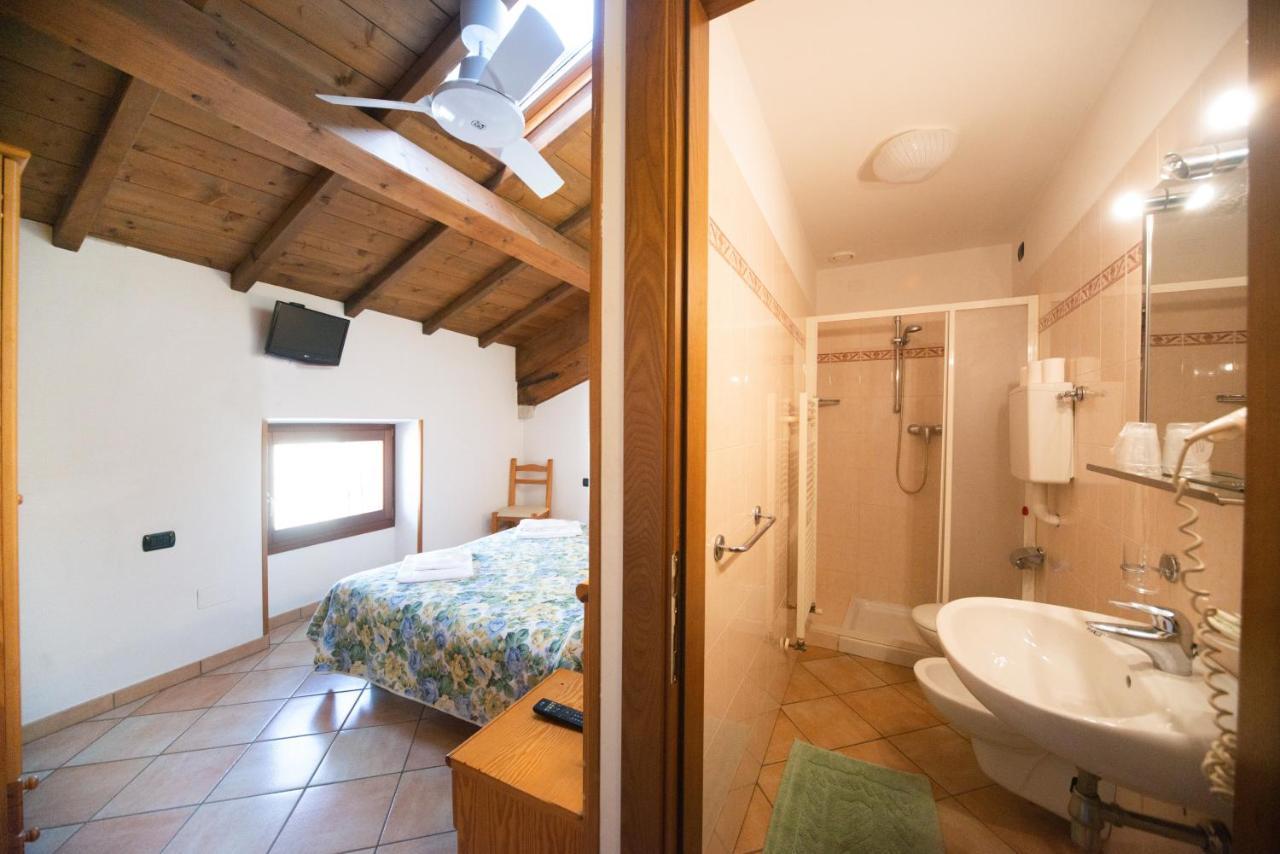 Albergo Al Platano Caprino Veronese Extérieur photo
