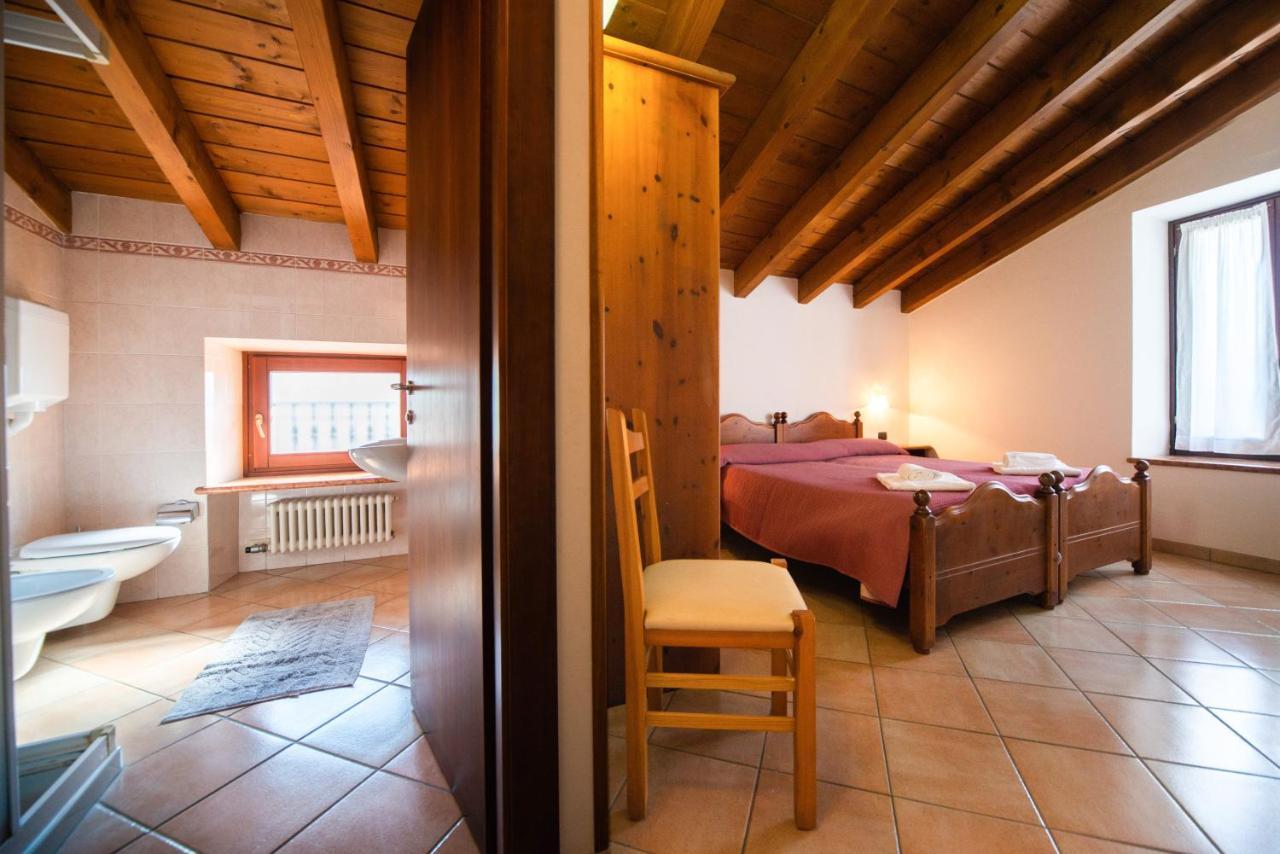 Albergo Al Platano Caprino Veronese Extérieur photo