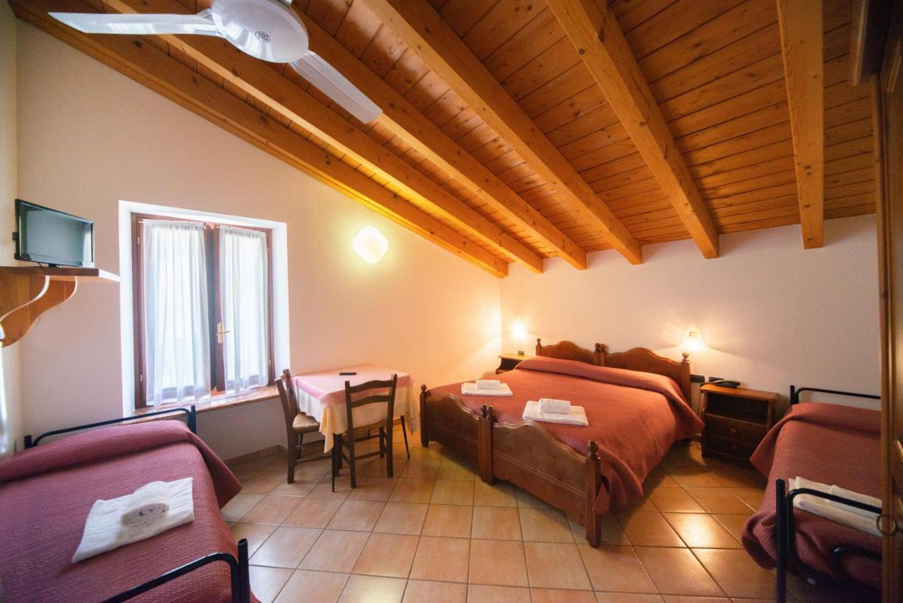 Albergo Al Platano Caprino Veronese Extérieur photo